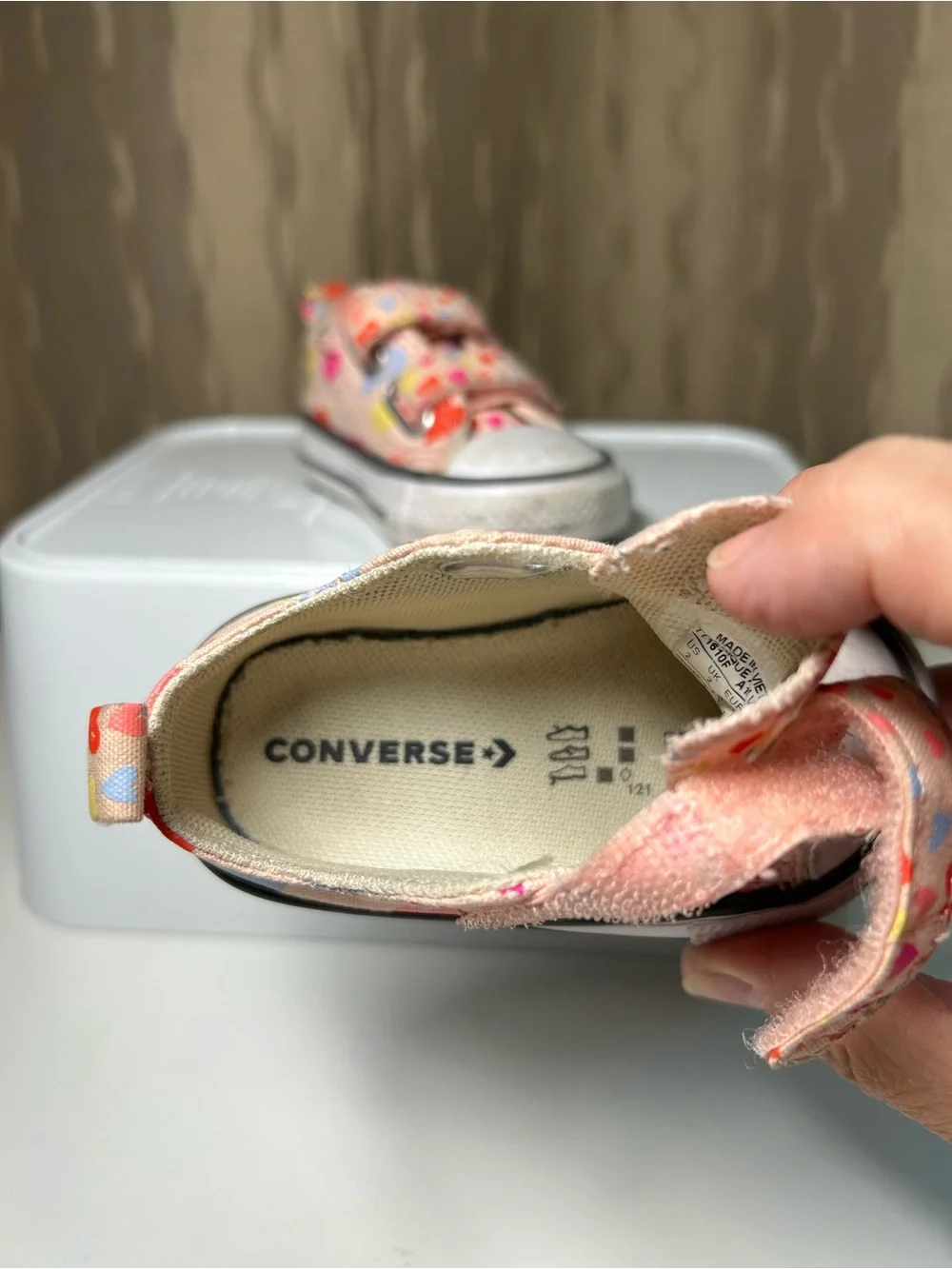 Converse All Star Canvas Baby 2 Sneakers Pink Hearts Velcro Classic CTAS